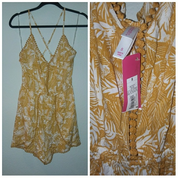 Xhilaration Pants - Xhilaration mustard tropical romper size small